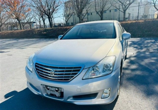 Toyota Crown Royal Saloon