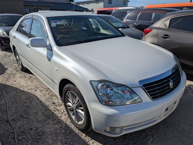 TOYOTA  CROWN ROYAL SALOON