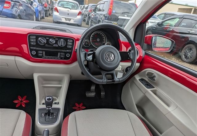 VOLKS WAGEN UP AACHY