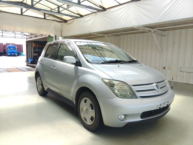 Toyota IST