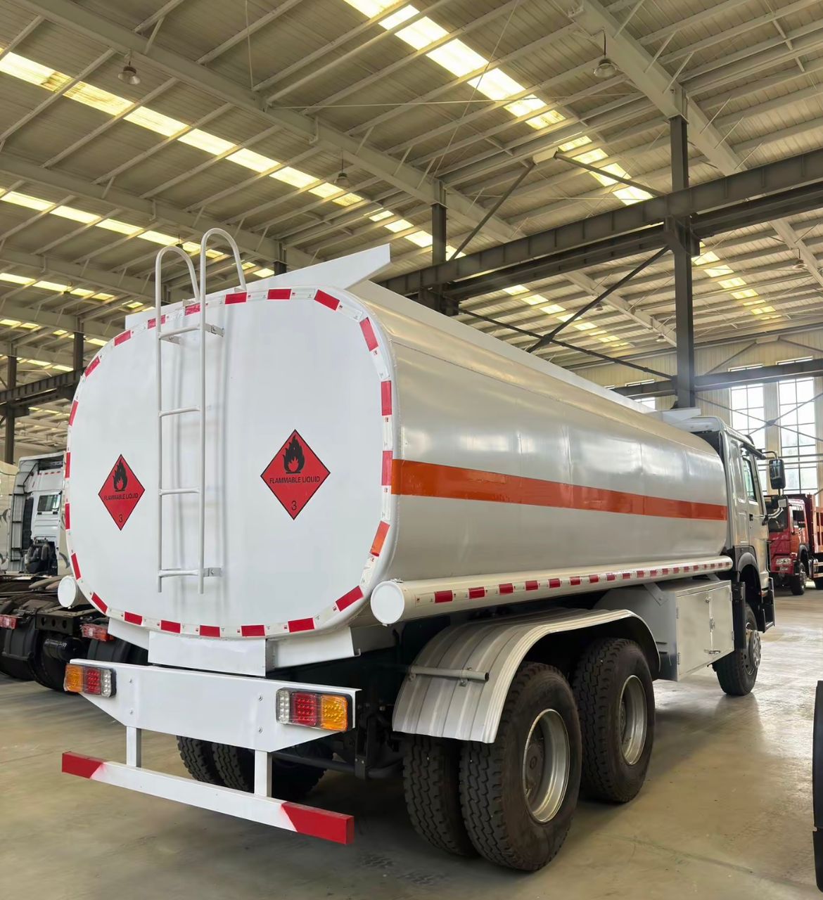HOWO 350HP 6X4 FUEL TANK