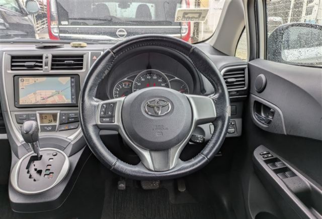 Toyota ractis